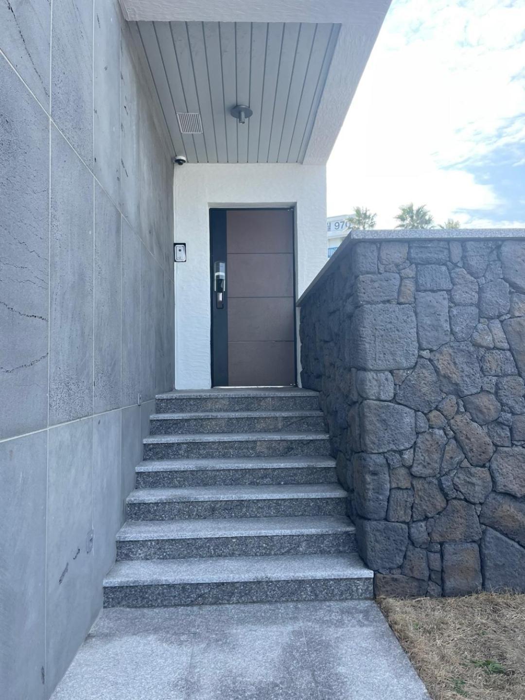 Ddosi Aewol Pool Villa Jeju Exterior photo